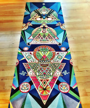Yoga mat with hand-painted print: Backgammon for Aliens